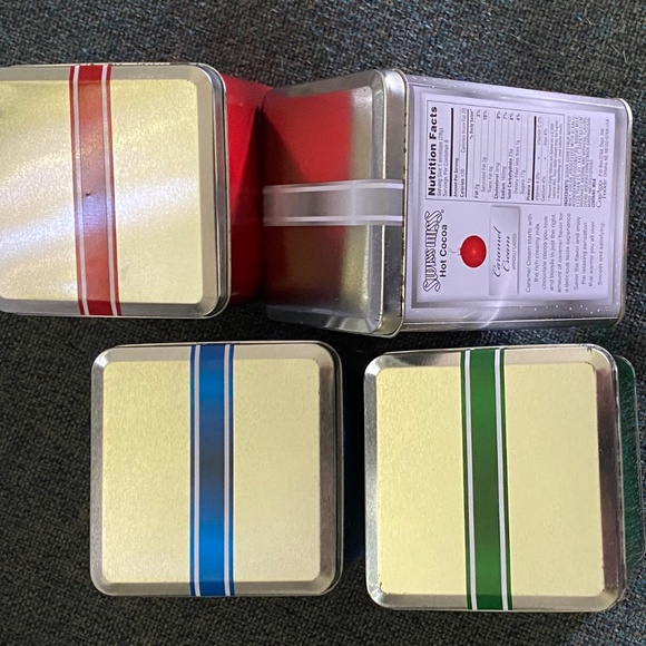 Fun!🎄 Swiss Miss ❄️ Hot Cocoa Christmas Tins ⭐️ Empty ⭐️ Lot of 4 Collectibles - Picture 8 of 13